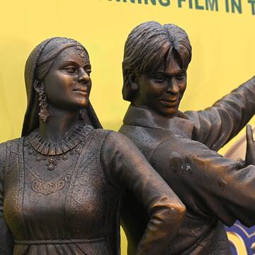 DDLJ Statue Unveil SITS Leicester Square 2