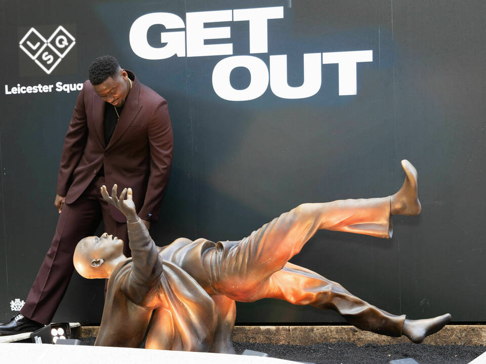 Getoutstatuelaunch 015